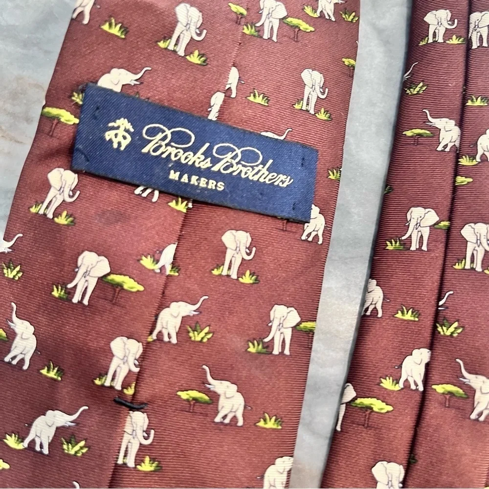 Brooks Brothers Brown Silk Novelty Print Elephant Tie